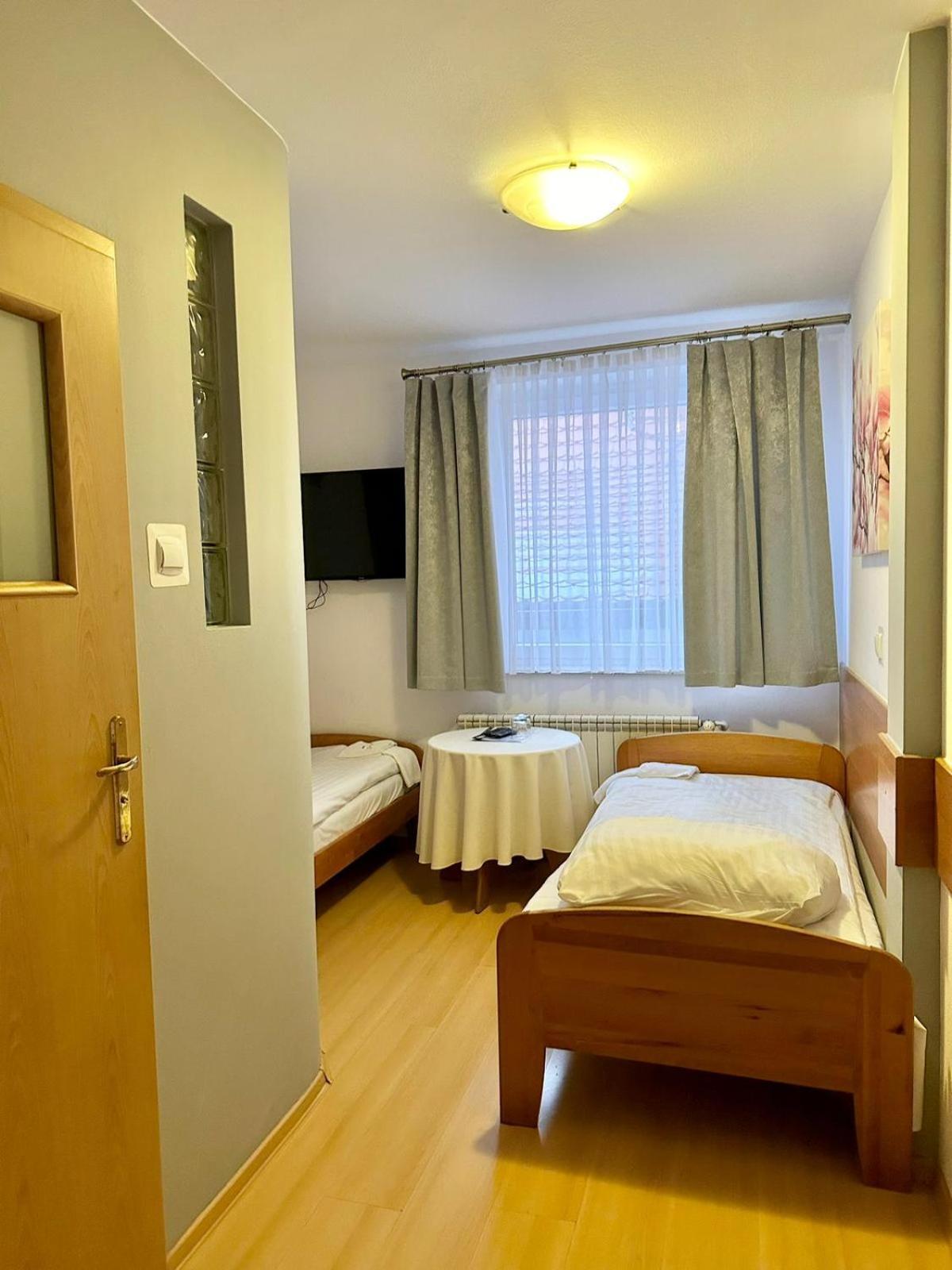 Motel Za Miedza Bralin Экстерьер фото