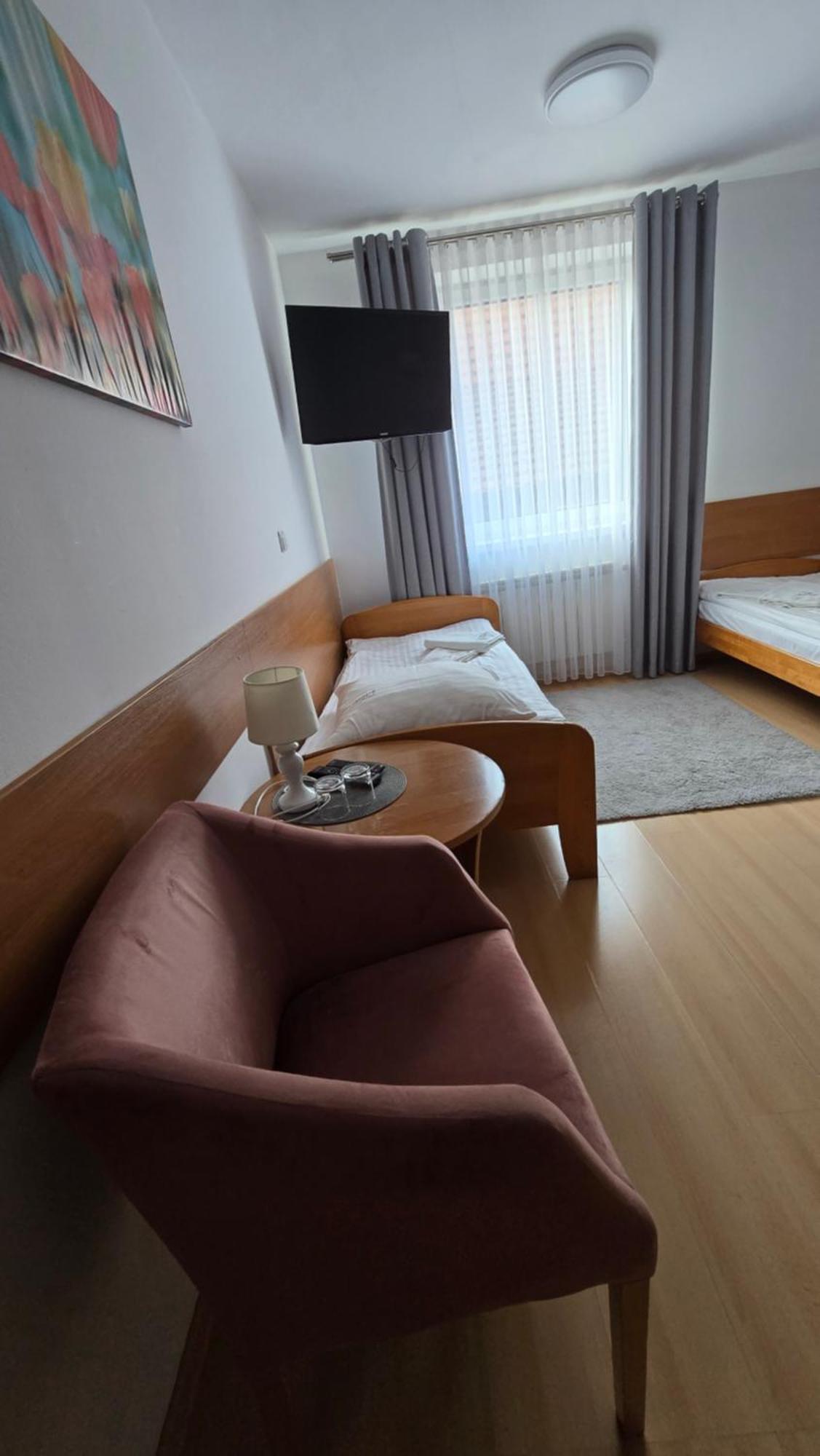 Motel Za Miedza Bralin Экстерьер фото